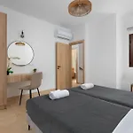 Le Soleil De - Luxury With Swim Vilă